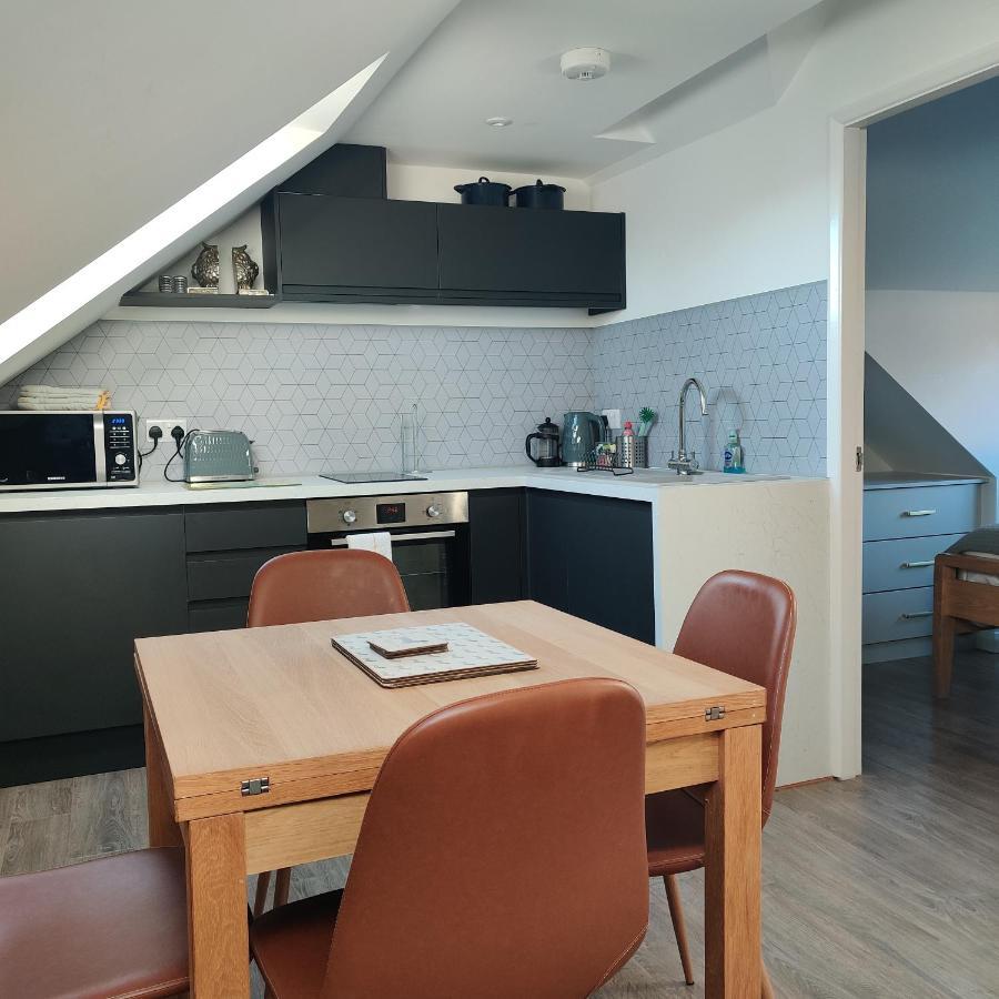 Delightful & Picturesque Modern Detached Apartment, Next To Chester Zoo, Near Park And Ride To City Centre Esterno foto