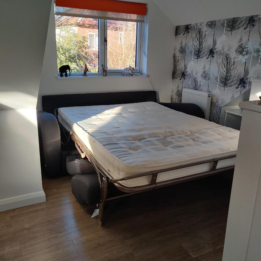 Delightful & Picturesque Modern Detached Apartment, Next To Chester Zoo, Near Park And Ride To City Centre Esterno foto