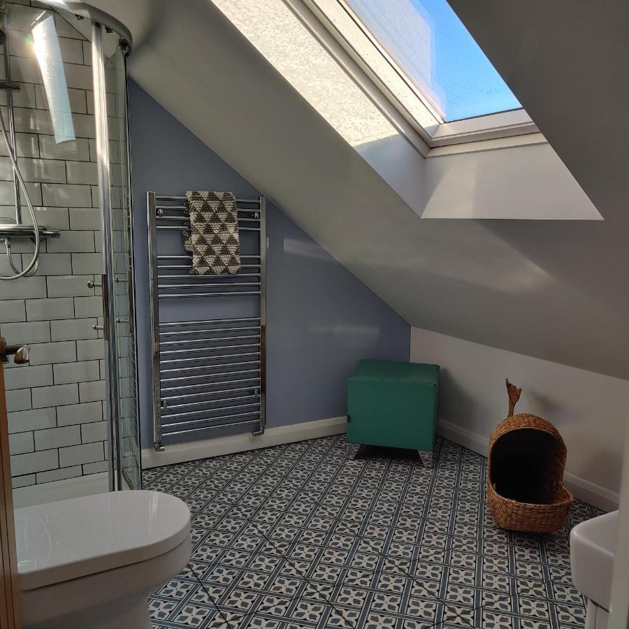 Delightful & Picturesque Modern Detached Apartment, Next To Chester Zoo, Near Park And Ride To City Centre Esterno foto