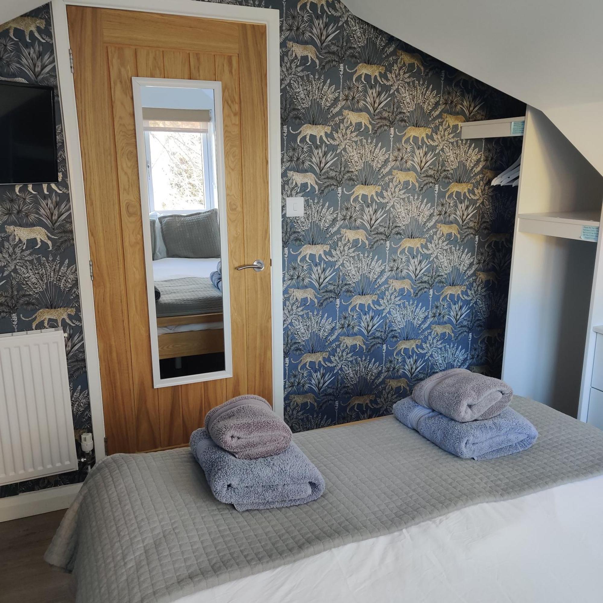 Delightful & Picturesque Modern Detached Apartment, Next To Chester Zoo, Near Park And Ride To City Centre Esterno foto