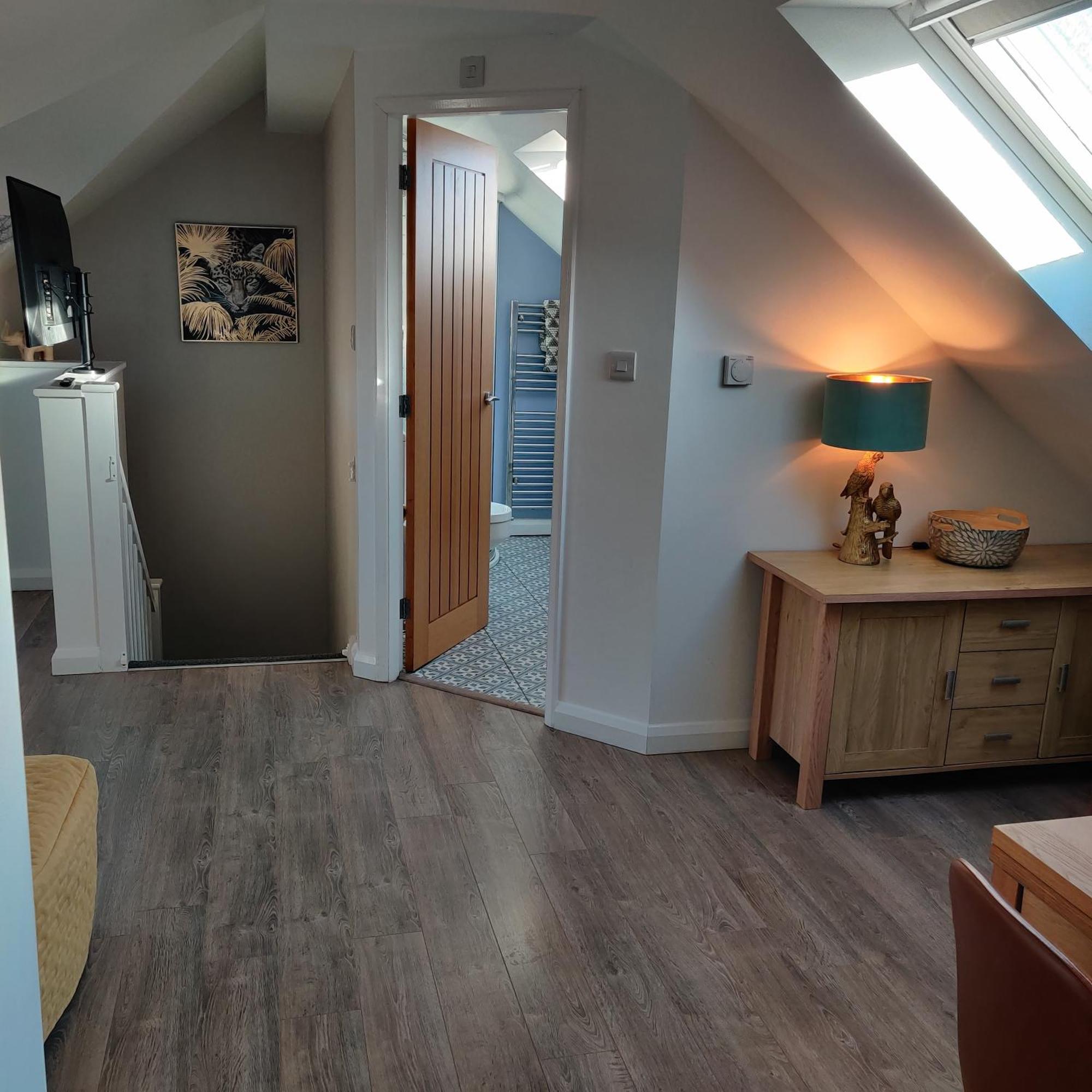 Delightful & Picturesque Modern Detached Apartment, Next To Chester Zoo, Near Park And Ride To City Centre Esterno foto